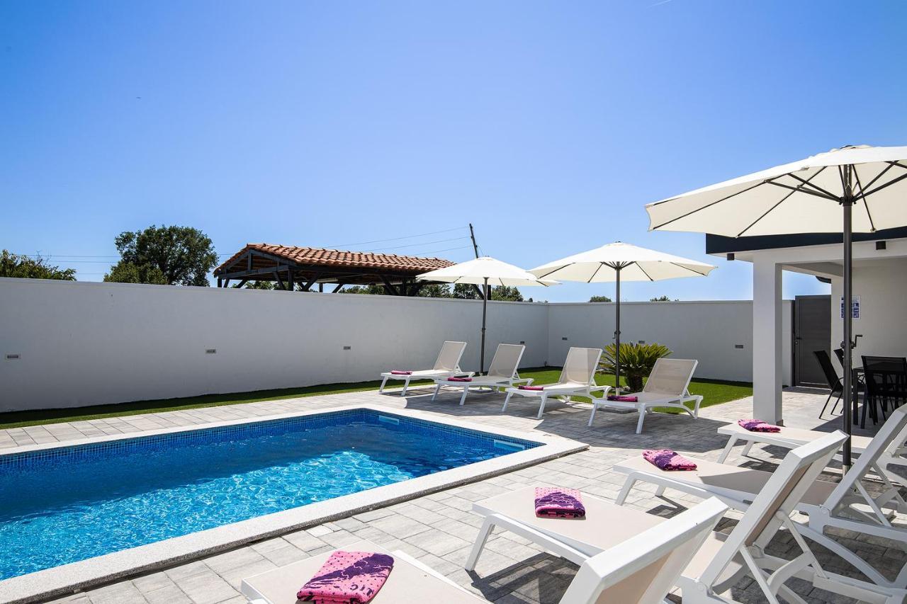 Villa L&L Μεντουλίν Εξωτερικό φωτογραφία