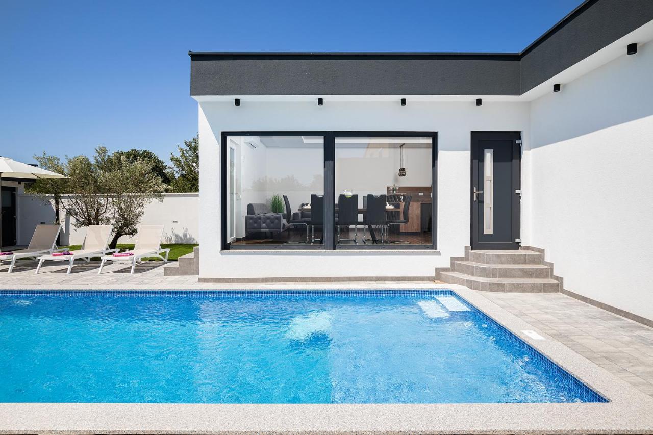 Villa L&L Μεντουλίν Εξωτερικό φωτογραφία
